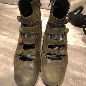 SUNDANCE BOOTIES 🌿